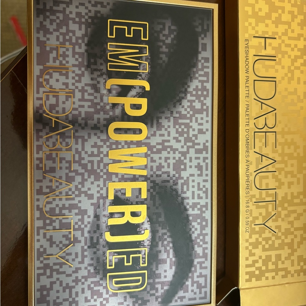 Huda beauty Empoweres eyeshadow palette new never used in box $69 at sephora